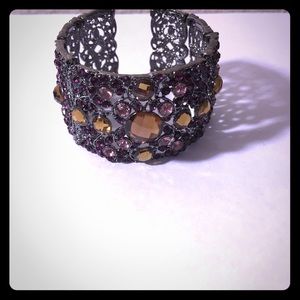 Cuff. Multi colored.